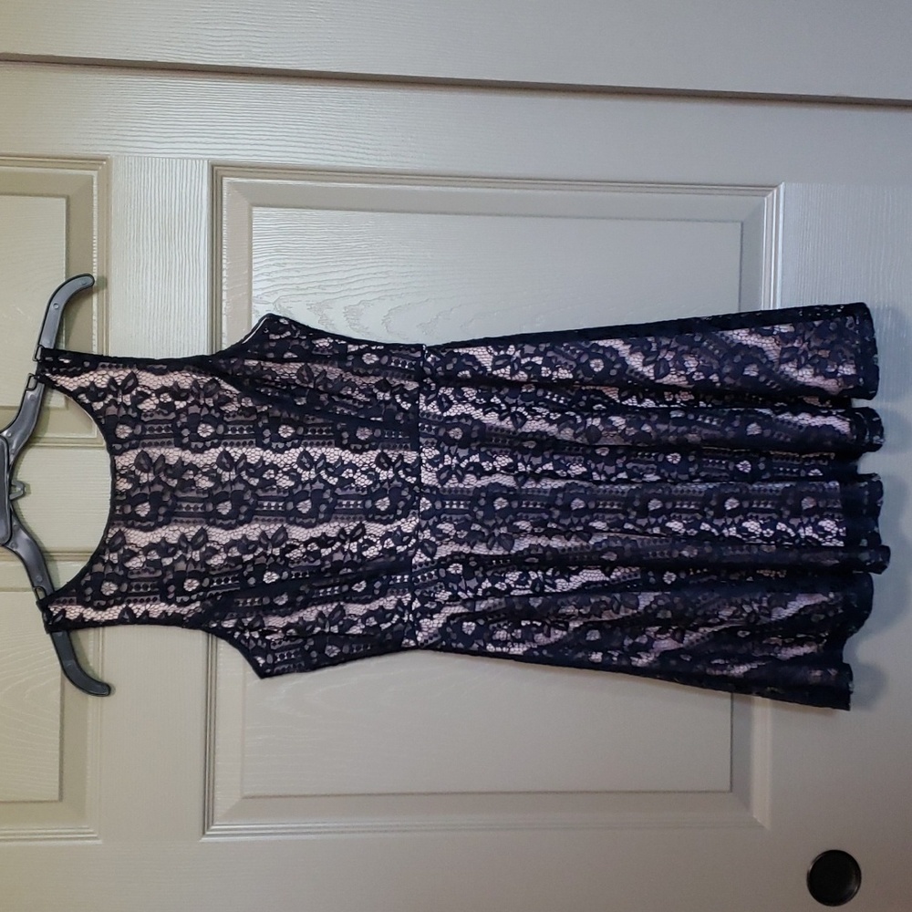 Speechless navy lace over cream liner back exposed zipper dress size medium